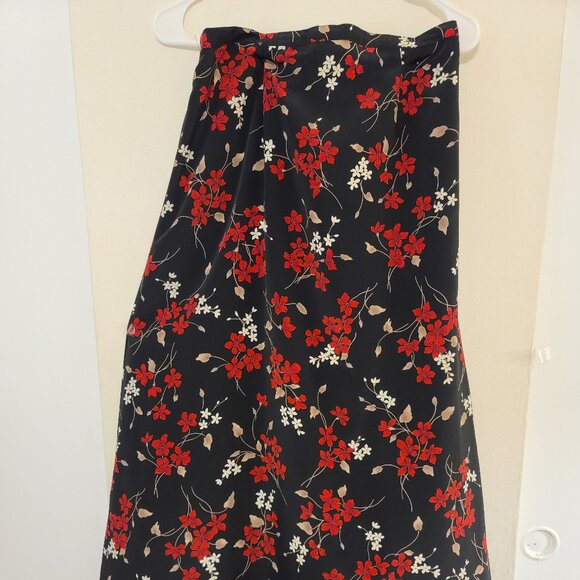 Jaclyn Smith Classic Flowered Print Skirt Ladies Size Medium - Picture 2 of 7
